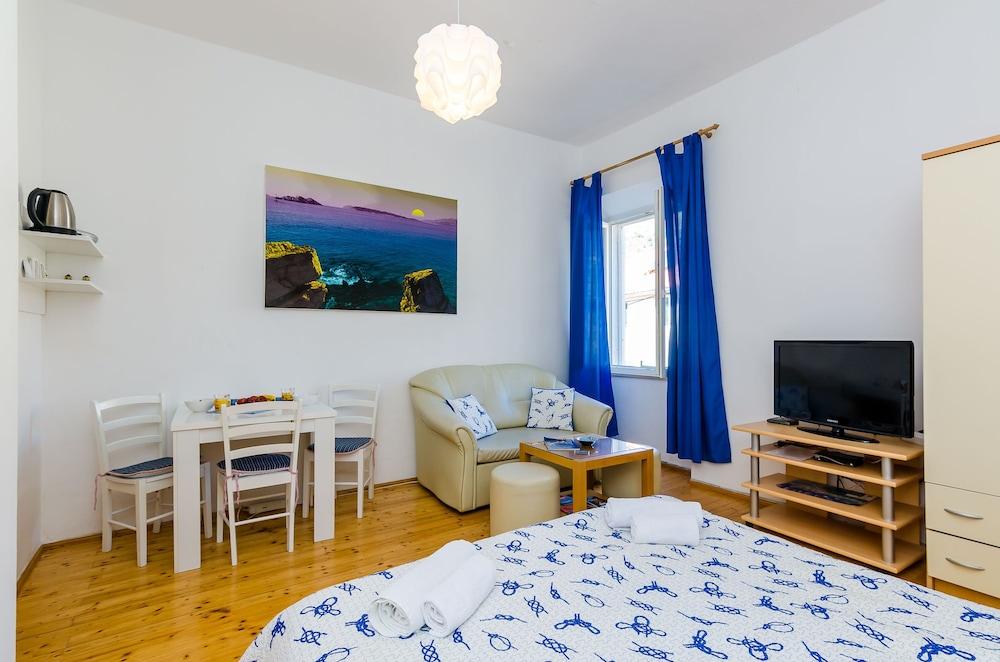 Orka Apartman *